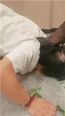 【夸梨】母畜-姐妹花脚下喂食【双视角版】 JS250331-21