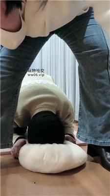 【拽拽】骑马转胯/牛仔裤坐狗头  JS250206-4