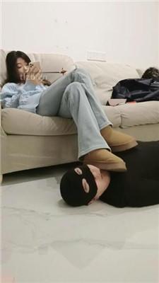 【小殿下】雪地靴践踏抖M家奴