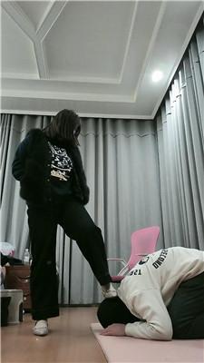 【樊樊大人】铆钉平底鞋肉丝jio蹂躏踩 bf49481