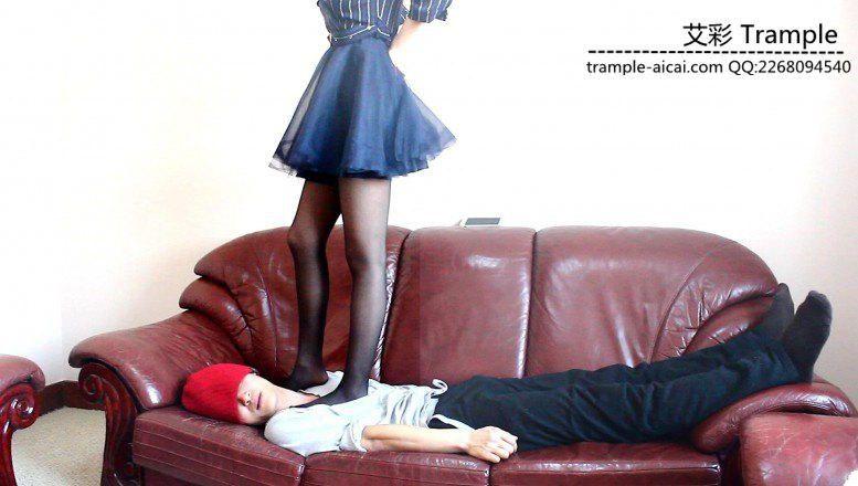 车模炎主黑丝践踏身体下体膝盖全体重跪身！