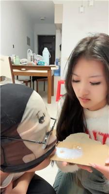 【锅盖子】脏鞋脚下喂食羞辱【下】 bf49063