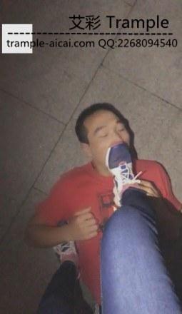 VIVI户外调教鞋奴