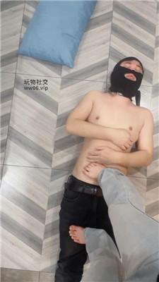 【小凤梨】踩踏-酸臭脚狂舔 JS250217-5