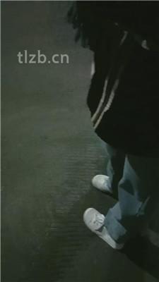 【爱可呀】母畜-遛狗爬行/舔毛拖鞋/舔素人长靴/闻棉袜