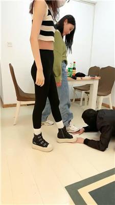 【乔伊】双S-运动鞋暴力踢踹虐打/脚下喂食【三视角版】 bf49221