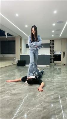 【麋鹿银儿】双S全程压迫-踩头/助跑踢裆 bf52602