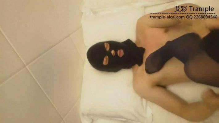 长腿美女主人的调教