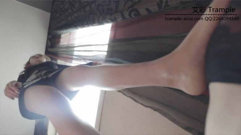 扶桑裸足踩脸脚耳光踩胸口