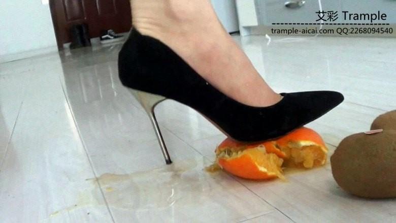 黑冰踩水果榨水果酱