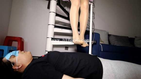 【超级女M】碾压内脏踩废子宫 B2068