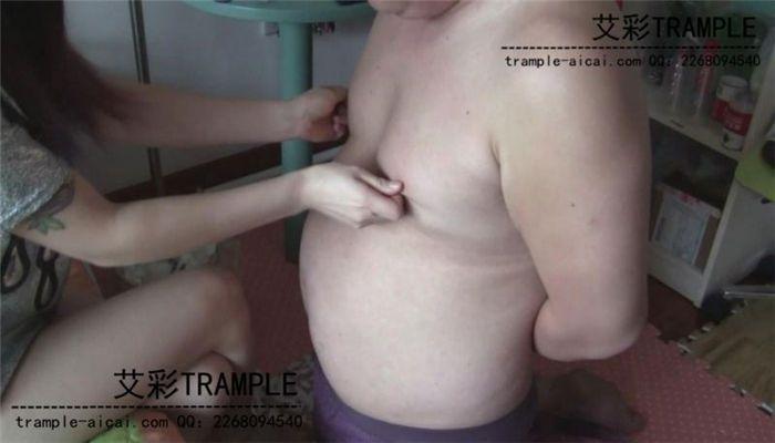 傲柔S玉足插嘴深喉玩DD