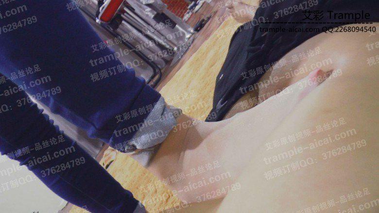 邻家大侄女踩踏练习