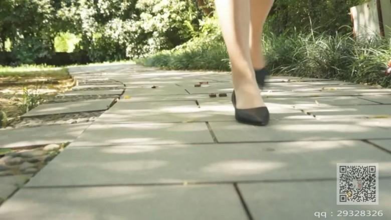 琪琪公园长腿肉丝秀