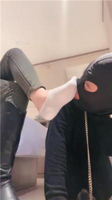 【沐阳大小姐】胯下辱/舔脏长靴原味船袜/骑马踩踏/脚喂食