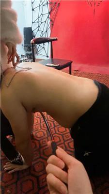 【织羊】精神小妹胯下辱-鞭打/高跟黑丝踩虐 bf49116