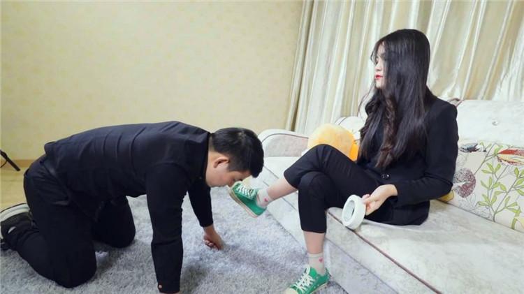 曼捌帆布鞋踩踏踩头羞辱舔鞋