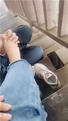 【知世】户外脏鞋诱惑虐 JS250411-33