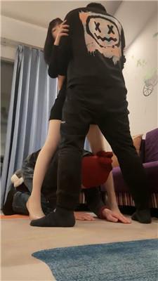 【思迁情侣】情侣主虐绿帽-伺候沐足/肉丝脚耳光/骑马转胯 JS250103-23