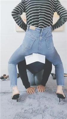 【灵竹】反绑强制舔脚/胯下辱/闻舔高跟