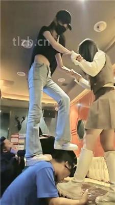 【美娜格格】圈内聚会多S多奴群调群虐【四视角版】