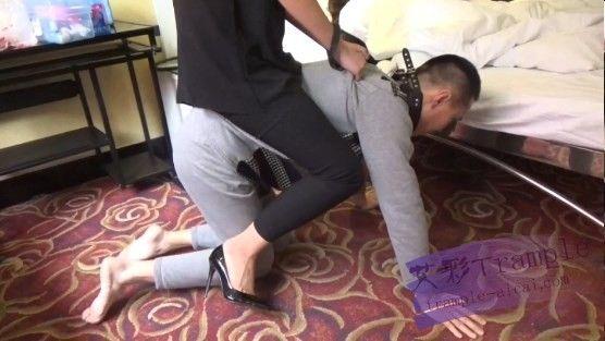 思思在家玩狗奴