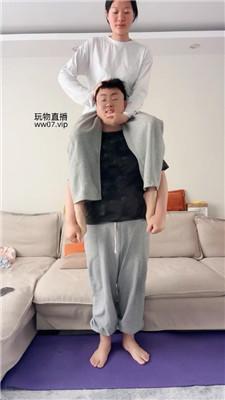 【埋汰】裸足玩虐健身教练 JS250224-29