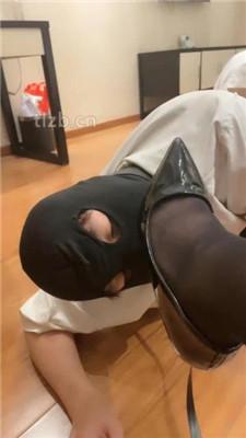 【婪S】黑丝高跟诱惑舔/裸足喂食