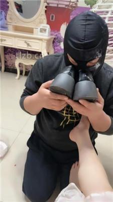 【婪】裸足脚踩水果喂酸奶