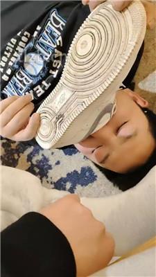 【舒苒】运动后脏鞋白袜黑丝辱狗