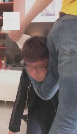 【VIVI】剧情:不良女学生戏弄家教