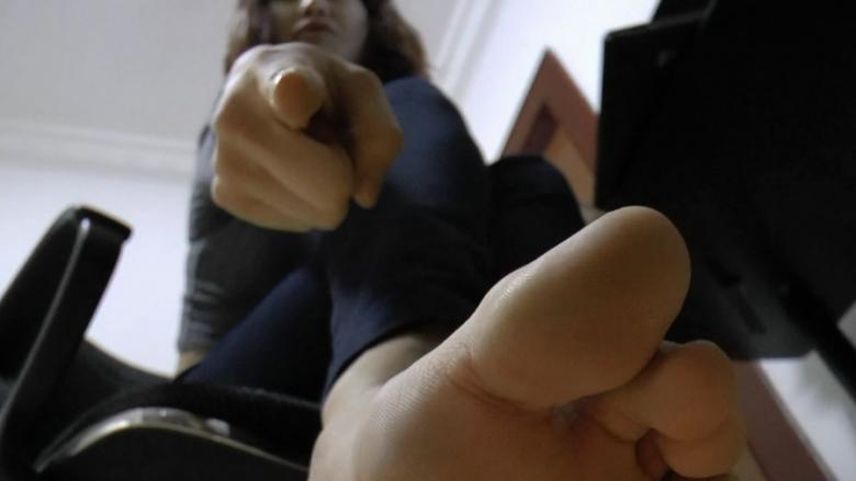 黑冰女王 第一人称裸足浓痰粗口羞辱