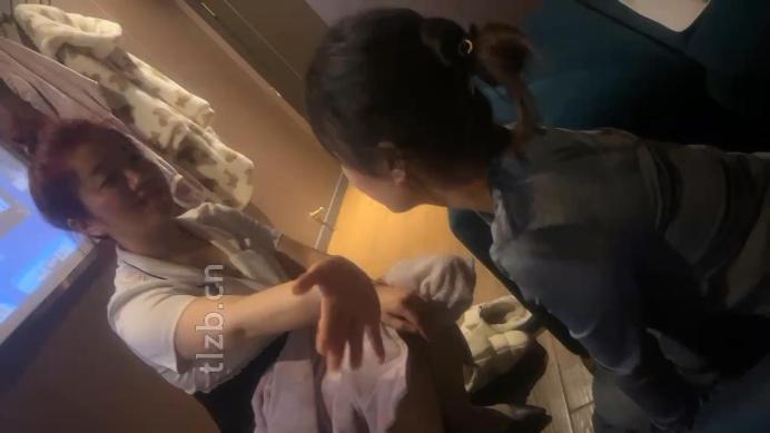 【橘子没熟】母畜-足疗店当着技师面虐闺蜜