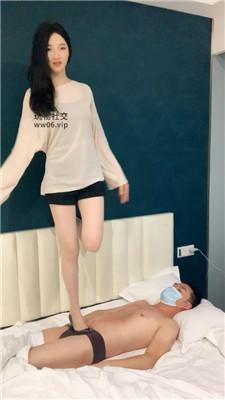 【千千】双S-高跟+小白鞋+白袜全体重踩踏 bf49371