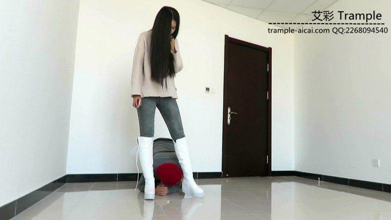 超美天依老师长靴虐贱狗! 超美天依老师长靴虐贱狗!