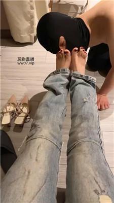 【cici情侣主】喝马桶圣水/清理铆钉高跟玉足 bf50941