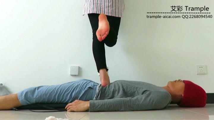 瑶主裸足+棉船袜的诱惑！