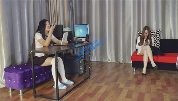 【PSLZ】女女-老师长筒肉丝羞辱女学生