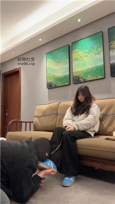 【素人挖掘机】小姐姐蓝鞋白棉袜羞辱 bf50191