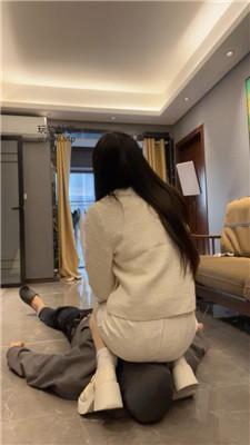 【伊未】坐脸窒息-高跟皮鞋白袜踩 bf51524