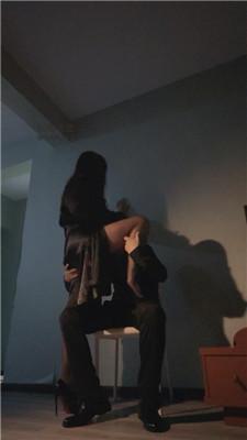 【曦颜】黑丝高跟美腿虐西装奴 bf50054