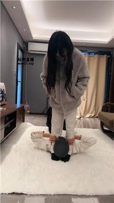 【猴歌】黑棉袜踩踏气味辱 JS250331-18