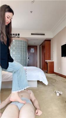 【黑兔】喂口水-连环抽耳光 bf53442