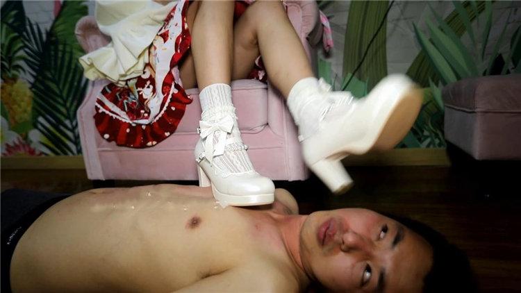 【冰时代】喵女神洛丽塔 强制踩踏恋足 暴力KO