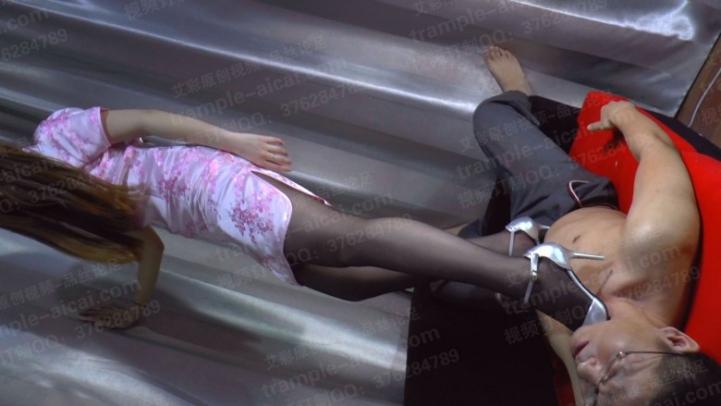 玥婷的踩踏游戏