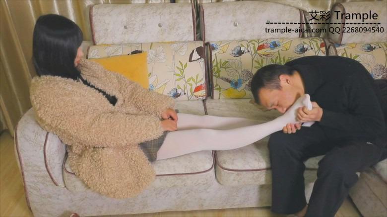 偷闻舔白丝白袜