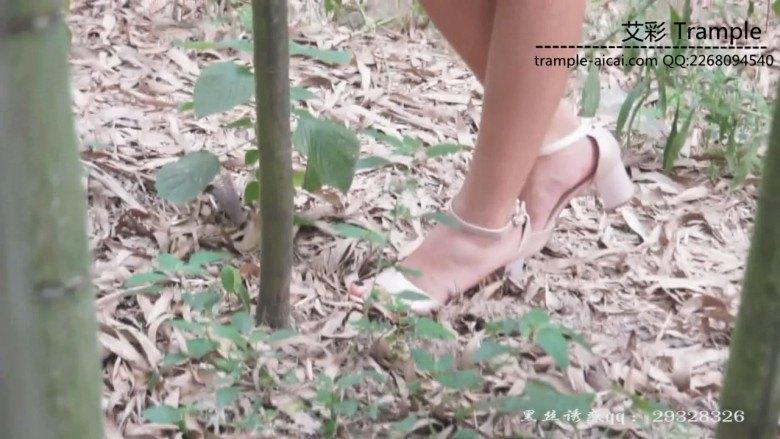 广西某学院大二女生的初次野外调教