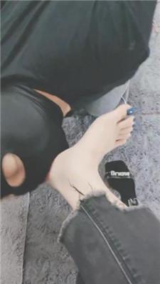 【灵竹】反绑强制舔脚/胯下辱/闻舔高跟