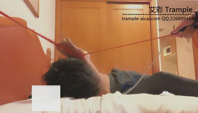 【VIVI】袜子堵嘴，大字型强迫施虐