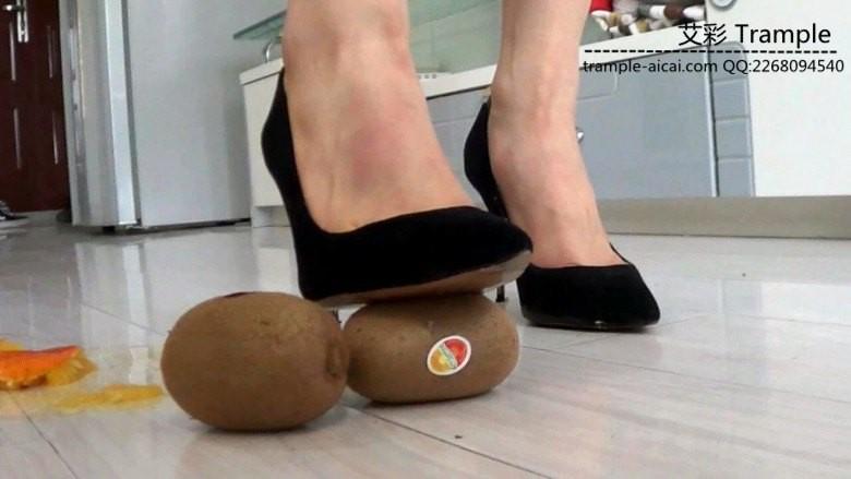 黑冰踩水果榨水果酱